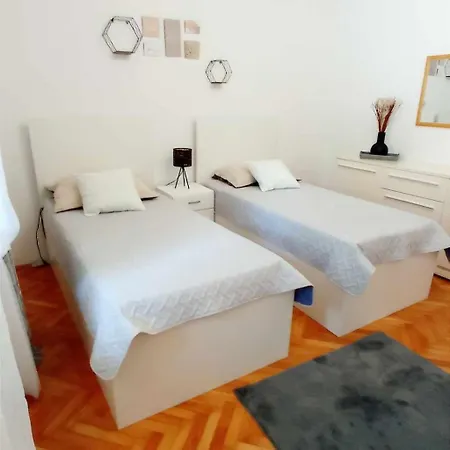 Mit Balkon By Interhome * مارينا