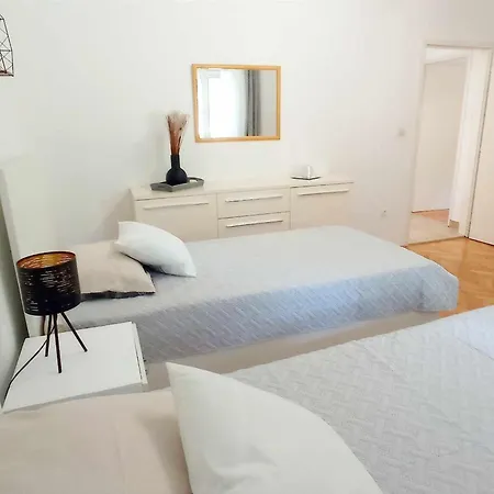 Mit Balkon By Interhome Marina